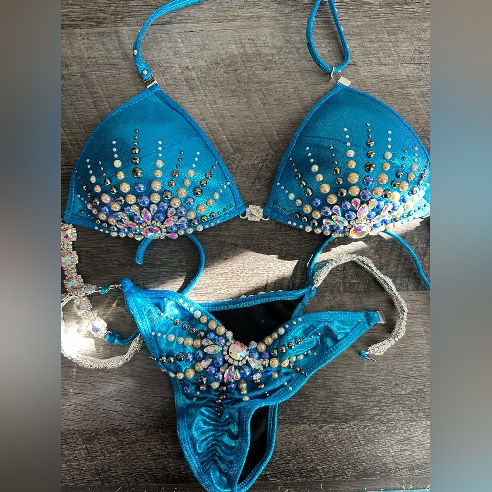 Bodybuilding competition bikini
